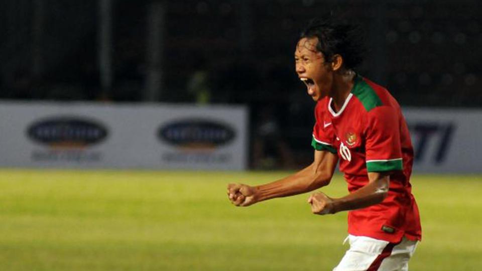 Adam Alis saat membela Timnas Indonesia. - INDOSPORT